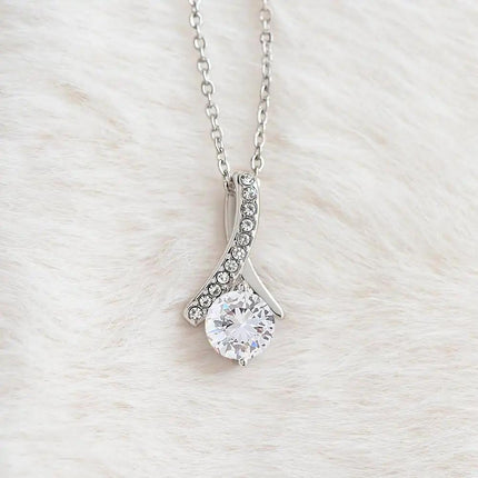 white gold alluring beauty necklace no box