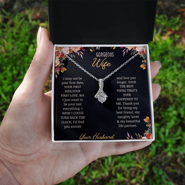 alluring beauty necklace to wife greeting card in two tone box with white gold pendant
