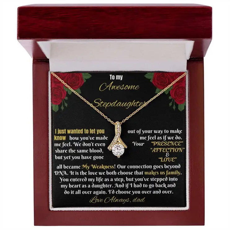 yellow gold alluring beauty necklace in mahogany box