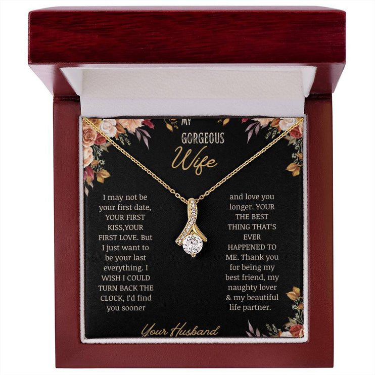 alluring beauty necklace to wife greeting card in mahogany box with yellow gold pendant