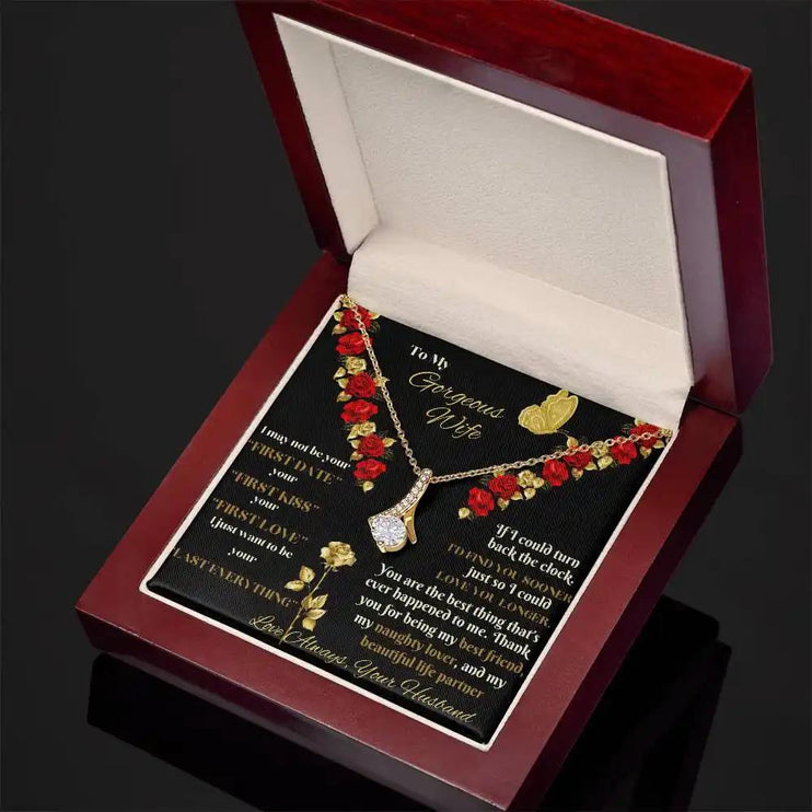 yellow gold alluring beauty necklace in mahogany box