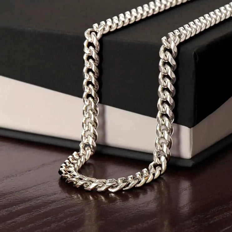 cuban chain necklace in standard box with silver variant